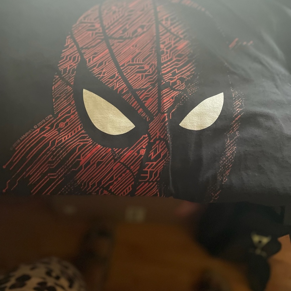 2 T-shirts - Picture 3 of 5
